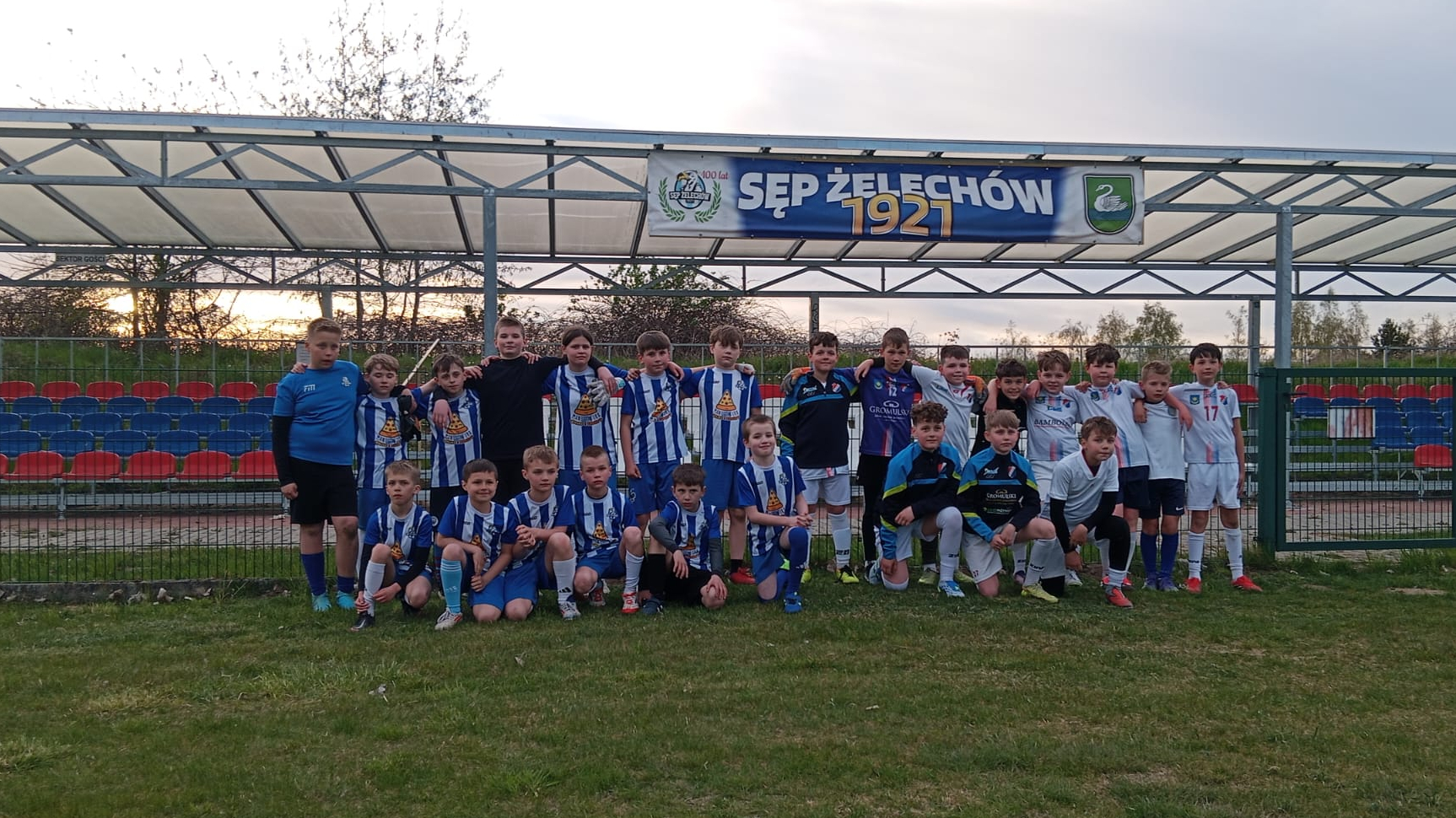 Mecze młodzieży: Orlicy kontra Mazovia Mińsk Mazowiecki, Młodzicy z Wisłą Dziecinów