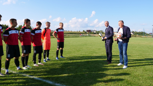 Odebranie pucharu za mistrzostwo ligi 2021-08-12 fot. 2