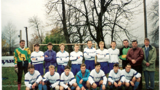 Górny rząd (od lewej): Grzegorz Frankowski, Grzegorz Pożarowczyk, Marek Jasek, Tomasz Talarek, Grzegorz Gardzinski, Sławomir Mazurek, Tomasz Gugała, Bartosz Barwicki, Soćko, Henryk Lewuszewski, Mariusz Zawadzki Dolny rząd (od lewej): Piotr Jończyk, Sylwester Celej, Andrzej Majsterek, Arkadiusz Cmiel, Marcin Szulc, Adam Jończyk, Marcin Barwicki