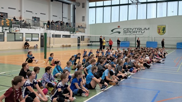 mysiadlo-mistrzostwa-mazowsza-minisiatkowka-kinder-plus-sport-2024-02-10-fot-1.jpg