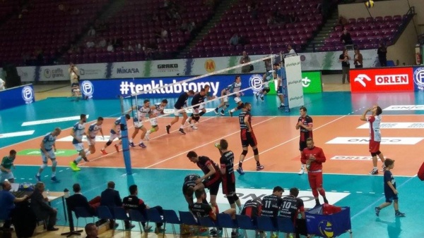 2016-10-01-siatkarki_wyjazd_politechnika_w_resovia-31.jpg