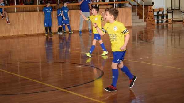  XIII-turniej-pilkarski-ryckie-orliki-o-puchar-cemaru-fot-17.jpg
