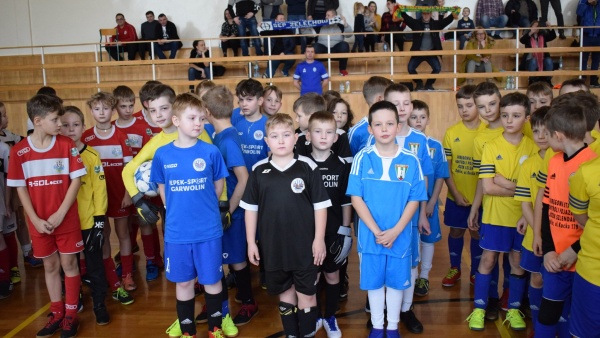  XIII-turniej-pilkarski-ryckie-orliki-o-puchar-cemaru-fot-16.jpg