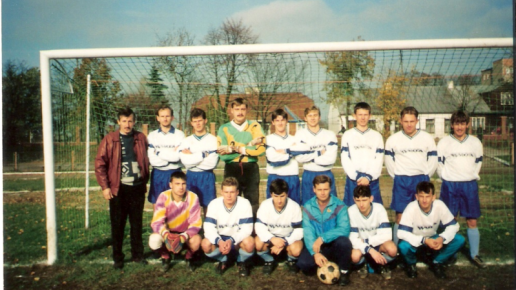 Rząd górny (od lewej): Henryk Lewuszewski, Sławomir Mazurek, Marek Jasek, Grzegorz Frankowski, Grzegorz Pożarowczyk, Tomasz Gugała, Bartosz Barwicki, Piotr Łukasiak, Piotr Jończyk Rząd dolny (od lewej): Artur Skiba, Grzegorz Gardziński, Marcin Szulc, Arkadiusz Cmiel, Andrzej Majsterek, Adam Jończyk