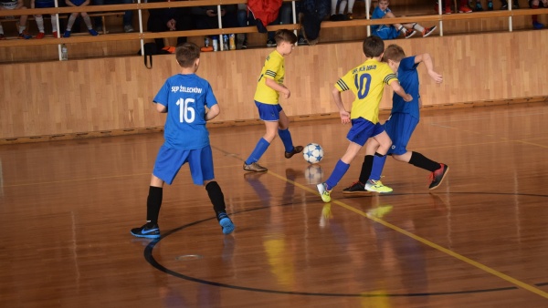  XIII-turniej-pilkarski-ryckie-orliki-o-puchar-cemaru-fot-10.jpg