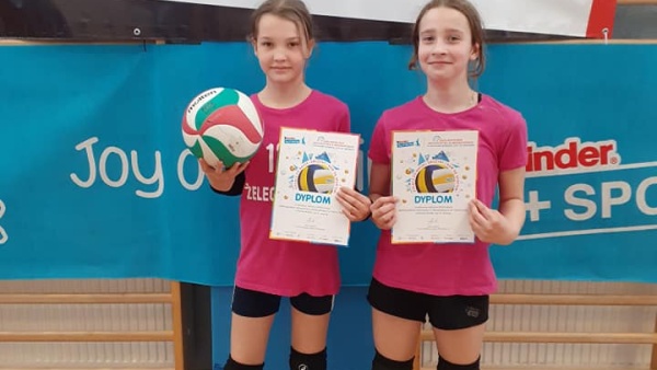 siatkarki-mistrzostwa-mazowsza-mini-aiatkowka-kinder-sport-2021-fot-06.jpg
