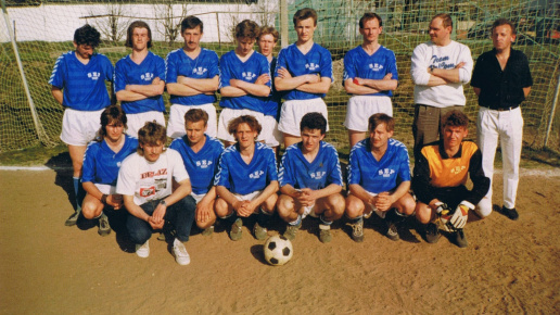 Górny rząd (od lewej): "Ziutek" Majek, Grzegorz Pożarowczyk, Henryk Lewoszewski, Adam Belka, Tomasz Talarek, Robert Belka, Sławomir Mazurek, Grzegorz Kapczyński (Prezes), Andrzej Majek Dolny rząd (od lewej): Adam Bogusz, Piotr Jończyk, Arkadiusz Cmiel, Mariusz Paśnik, Mariusz Rodak, Jarosław Mazurek, Michał Siwiński