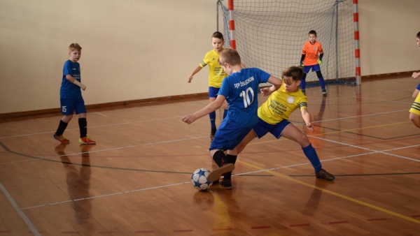  XIII-turniej-pilkarski-ryckie-orliki-o-puchar-cemaru-fot-07.jpg