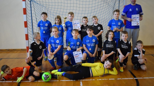  XIII-turniej-pilkarski-ryckie-orliki-o-puchar-cemaru-fot-13.jpg
