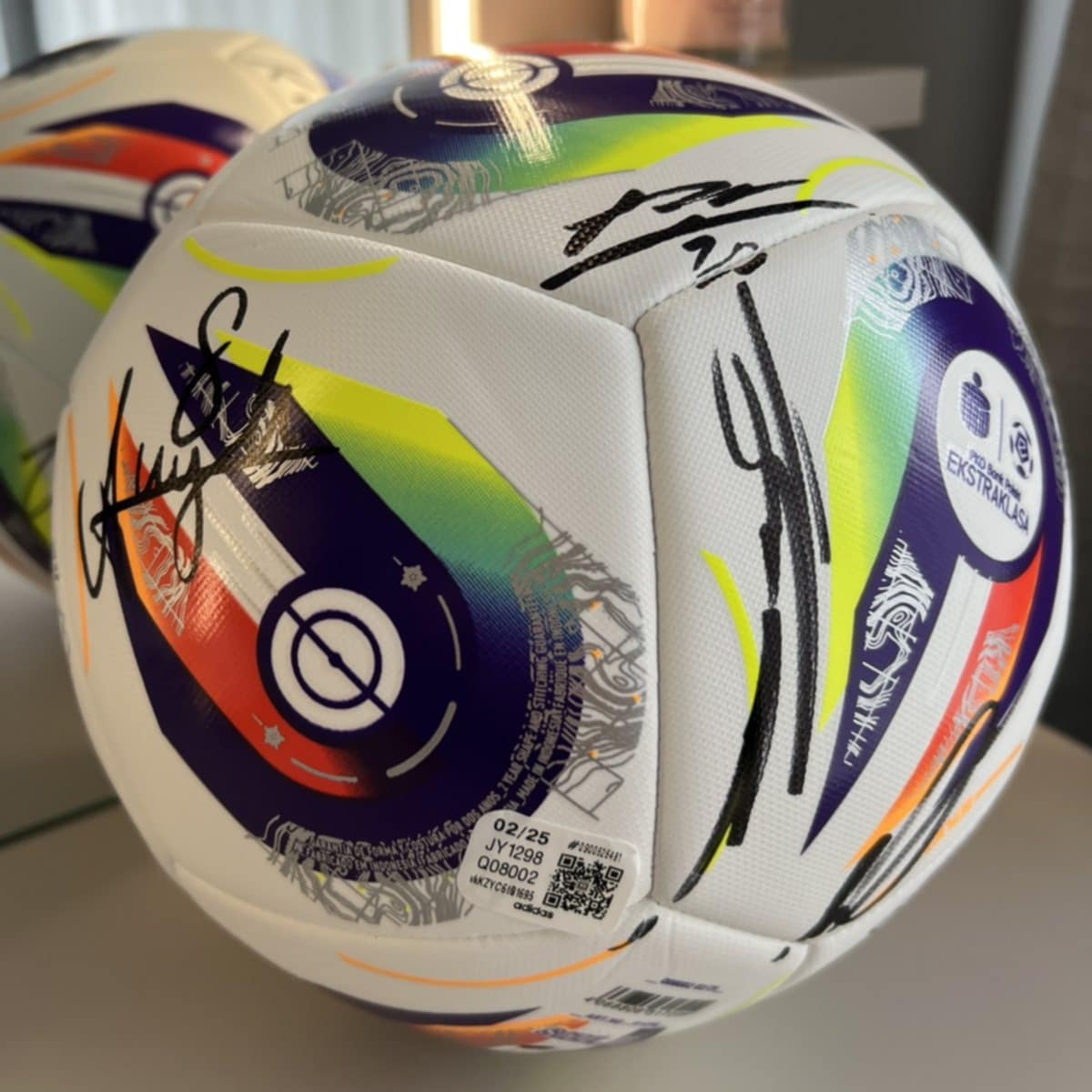 Licytacja - Piłka z autografami Legii Warszawa 4