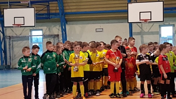 2017.03.05 turniej Piłkarska przyszłość na hali w Sobolewie fot. 09