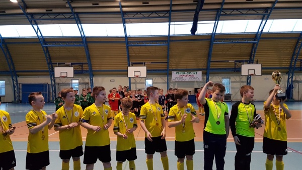 2017.03.05 turniej Piłkarska przyszłość na hali w Sobolewie fot. 08