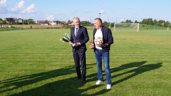 Odebranie pucharu za mistrzostwo ligi 2021-08-12 fot. 3