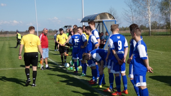 Orzeł Unin - Sęp Żelechów, 2018.04.14 fot. 01