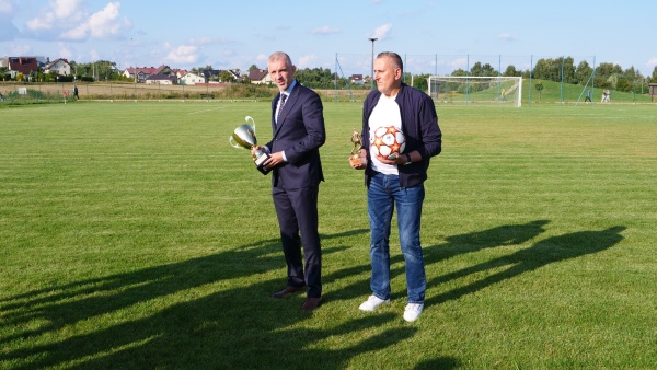 Odebranie pucharu za mistrzostwo ligi 2021-08-12 fot. 4