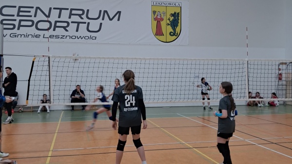 siatkarki-2012-13-turniej-dwojek-trojek-w-mysiadle-2024-03-02-fot-04.jpg