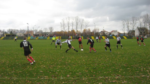 Sęp Żelechów - Burza Pilawa 2007.11.04 (fotografia 4)